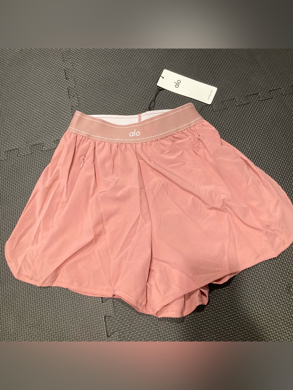 ALO Women's Pink Athletic Pull-On High-Waisted Shorts - Picture 2 of 6